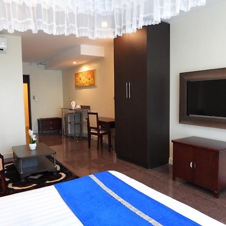 Koki Hotel Kampala Exterior foto
